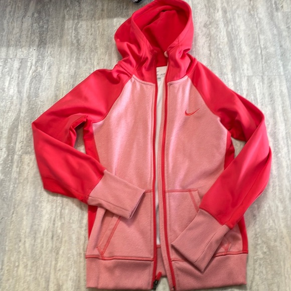 Nike Tops - Nike therma fit full zip hoodie